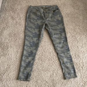 Women’s Camo Pants